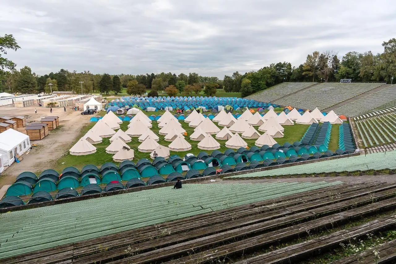 Oktoberfest Wiesn Camp Lodge München