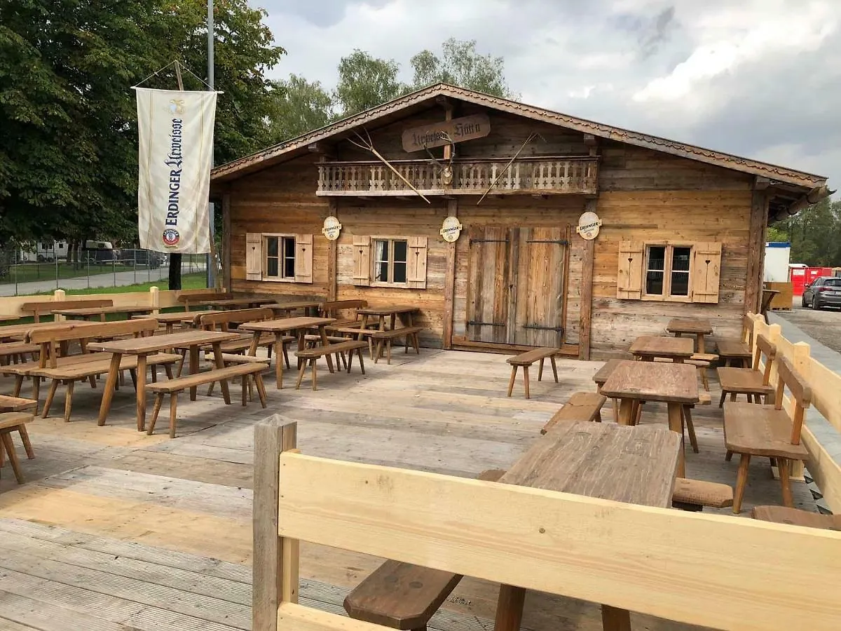 Oktoberfest Wiesn Camp Lodge München Duitsland